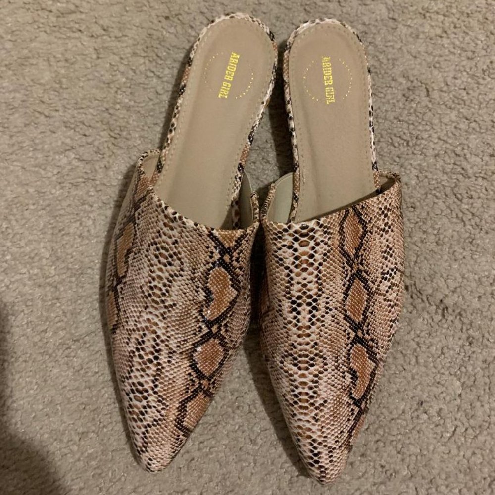 Snake Skin Print Pointy Toe Shoes